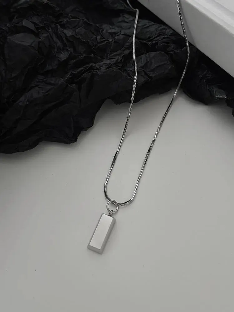 Minimalist Pendant Necklace
