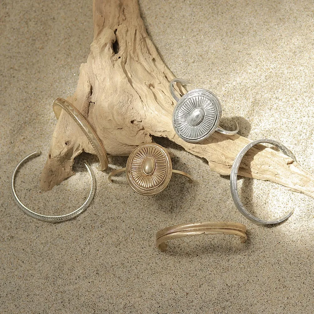 Triangle Pattern Open Bangle
